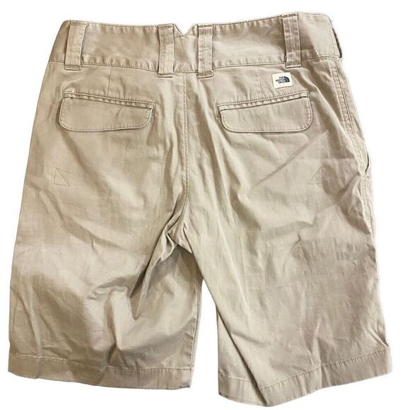 North Face size 4 women’s khaki Bermuda shorts - Picture 2 of 7